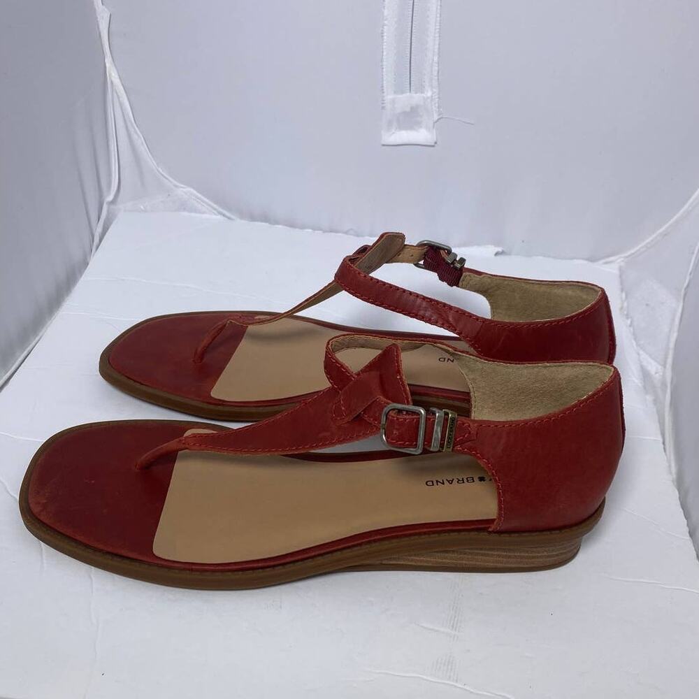 Lucky bBand Leather Flat Sandals, size 9.5 M NWOT